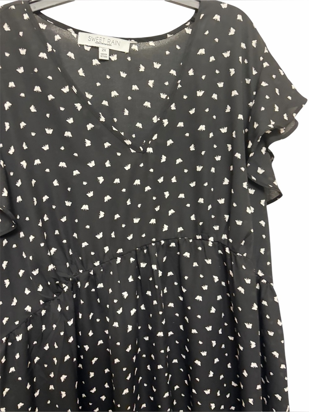 Sweet Rain Black blouse with White Dot Motif